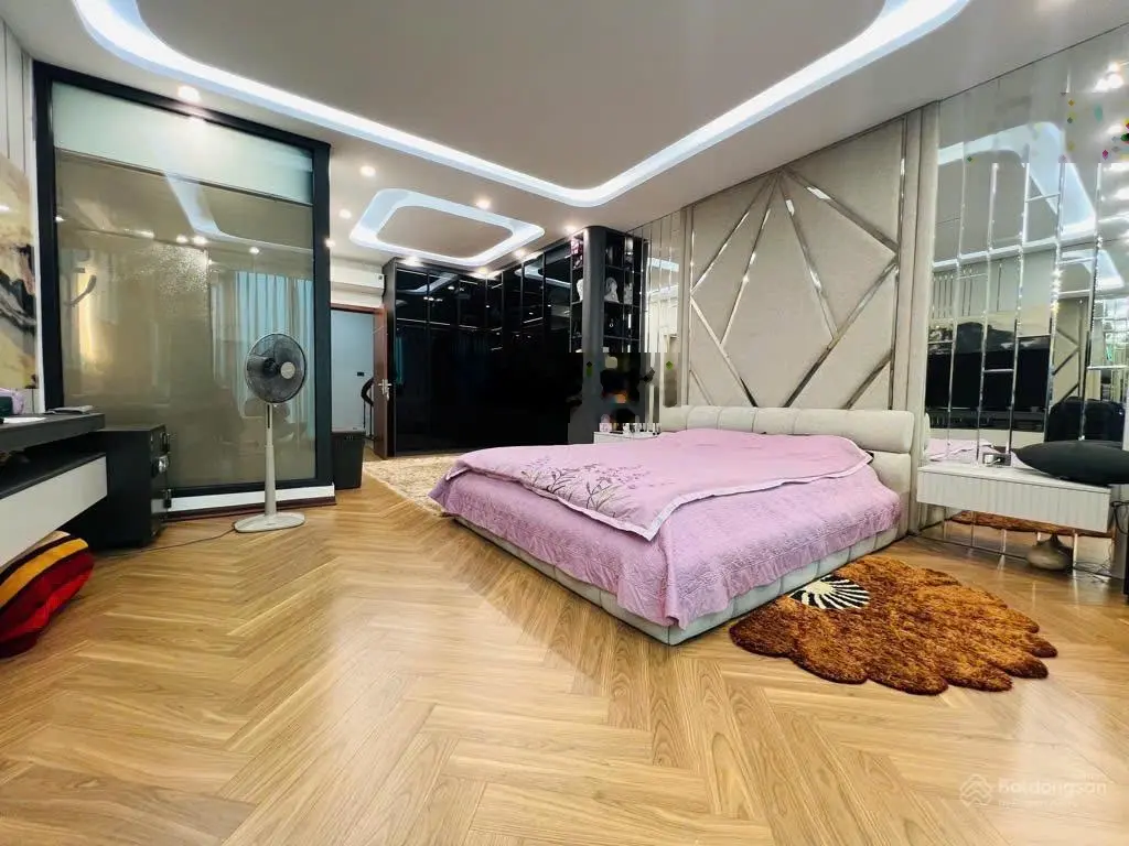Bán nhà Hòe Nhai 56m2 6 tầng thang máy - mặt tiền 5,2m 17,7 tỷ - 3 bước ra phố - nội thất tiền tỷ