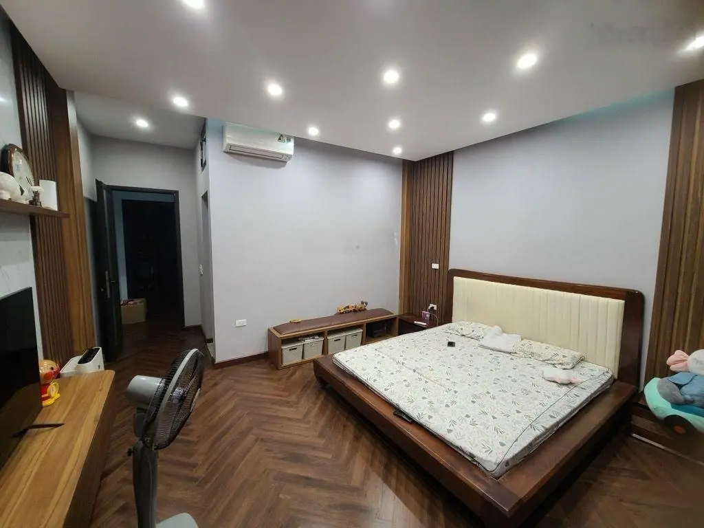 Vip Đống Đa - khu nhà giàu - nhà mới đẹp- gara ôtô -nội thất đẳng cấp- 52m, 6 tầng, MT 4.5m, 18,9tỷ
