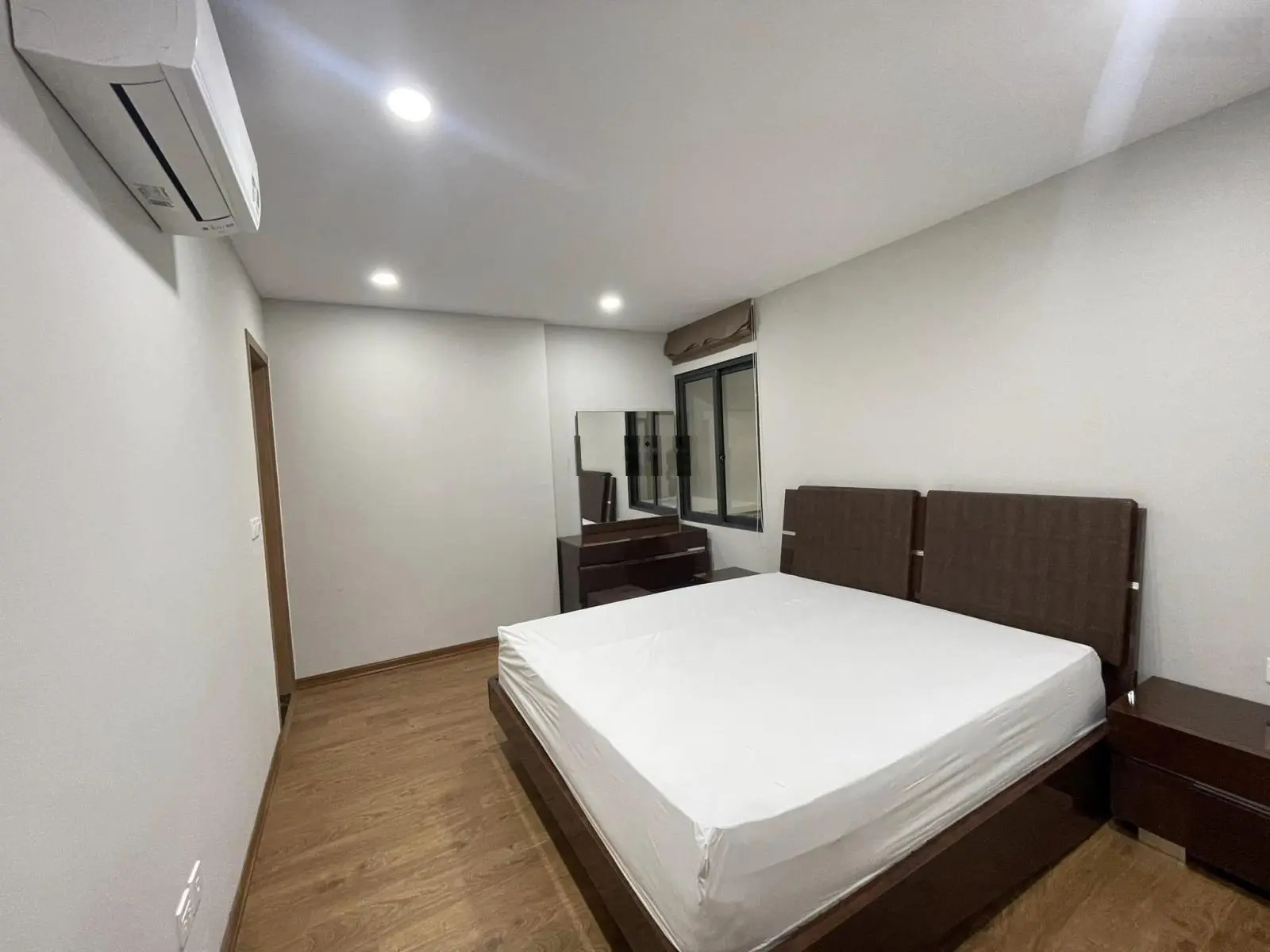 Bán căn hộ cao cấp 80m2 - 2 ngủ, siêu hiếm nhiều tiện ích tại The Park Home. Giá tốt chỉ 6,2 tỷ