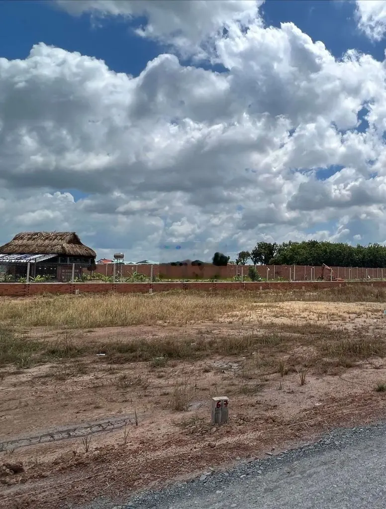 Ra lô 10x30 399tr view sông, phù hợp đầu tư, nghỉ dưỡng. Sát thị trấn