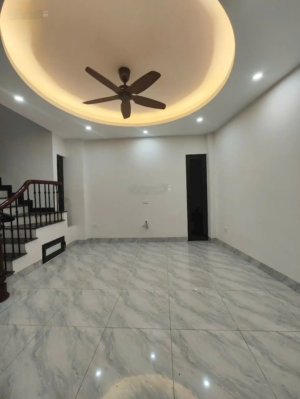 5 tỷ nhà gần đấu giá Tương chúc , Ngũ Hiệp , 70m/4 tầng , Ô tô tải đỗ cổng - ô chờ thang máy