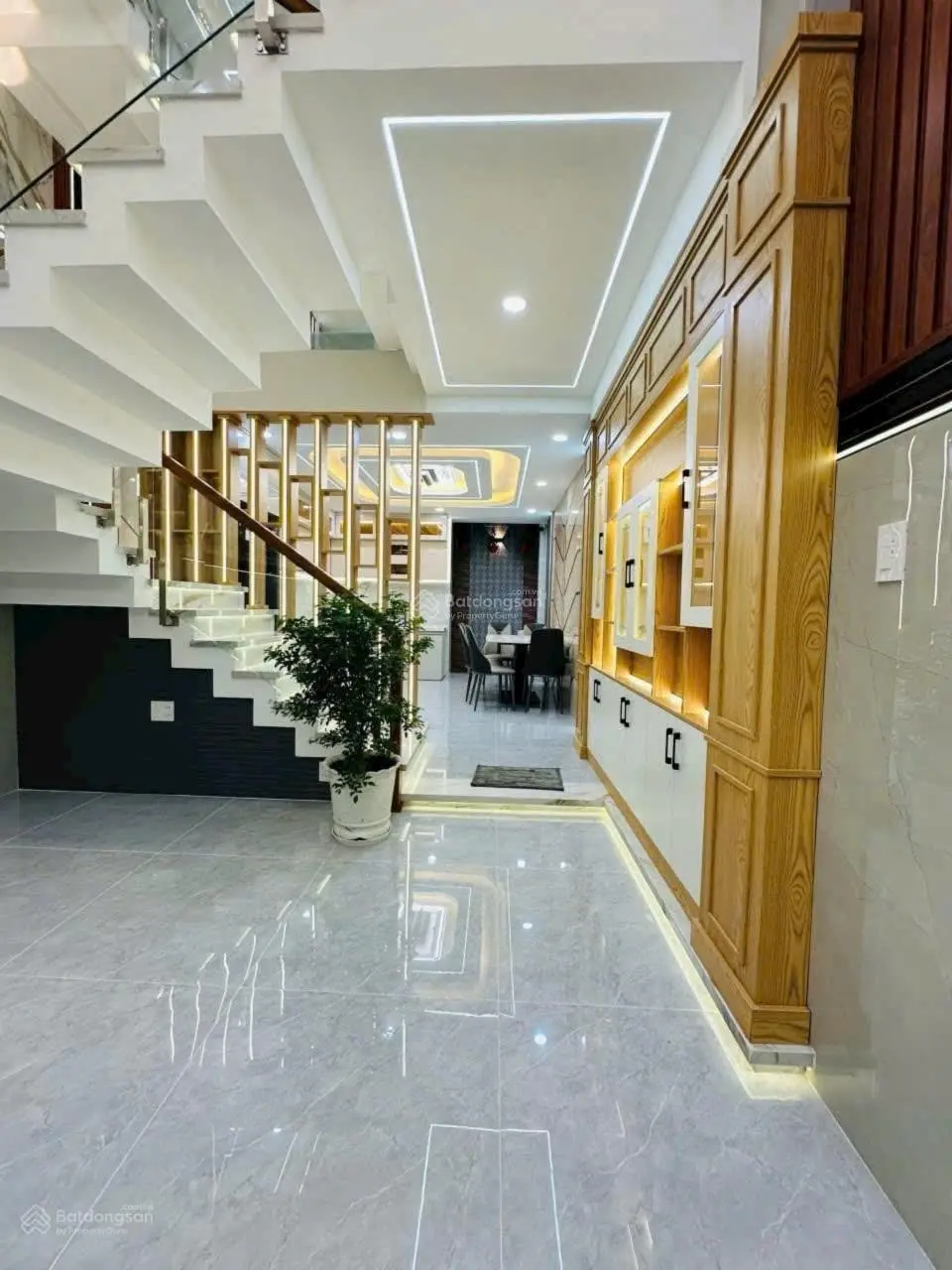 Nhà phố hiện đại 4m x 15m. 1 lửng 3 lầu Full nội thất. Hẻm nhựa 7m Đường Lâm Thị Hố