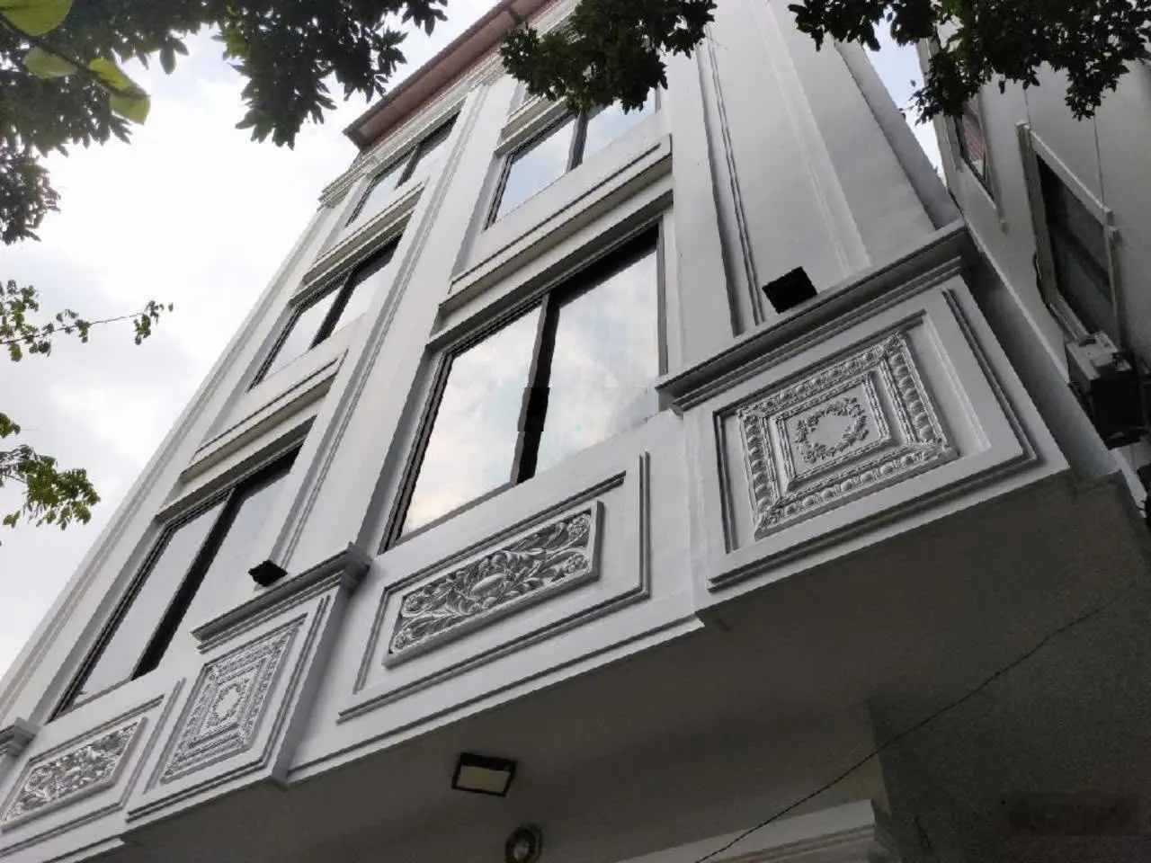Bán nhà đẹp 4 tầng phố bát khối, full nội thất, gần ô tô, ngay cầu vĩnh tuy, dt: 42m, giá: 6.79 tỷ