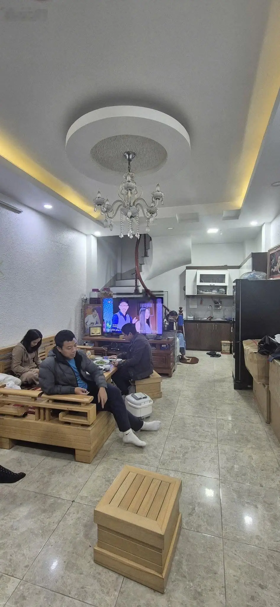 Nguyễn Chính, Hoàng Mai. DT 40m² x 5 tầng, MT 3,9m, giá 7,7 tỷ. Ô tô đỗ.