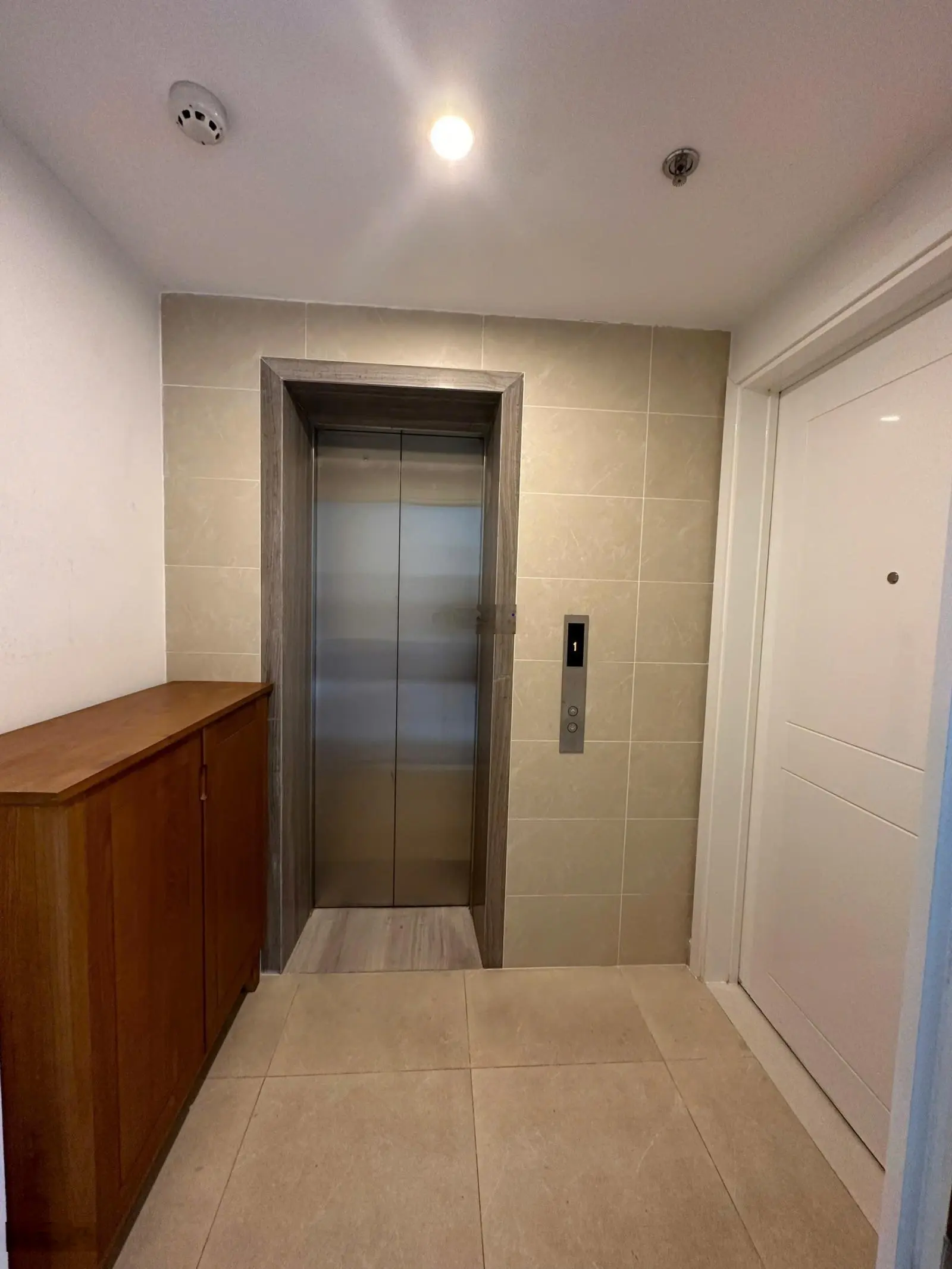 Siêu căn hộ thang máy riêng - diện tích 100m2 - Park Premium