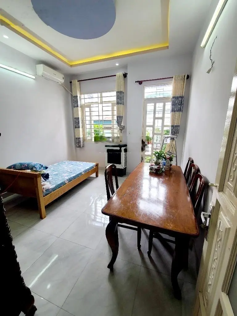 Hot, bán gấp nhà mới Chiến Lược, BT, 40m2, 2 tầng btct, hẻm xe hơi gần MT, chỉ 3 x tỷ
