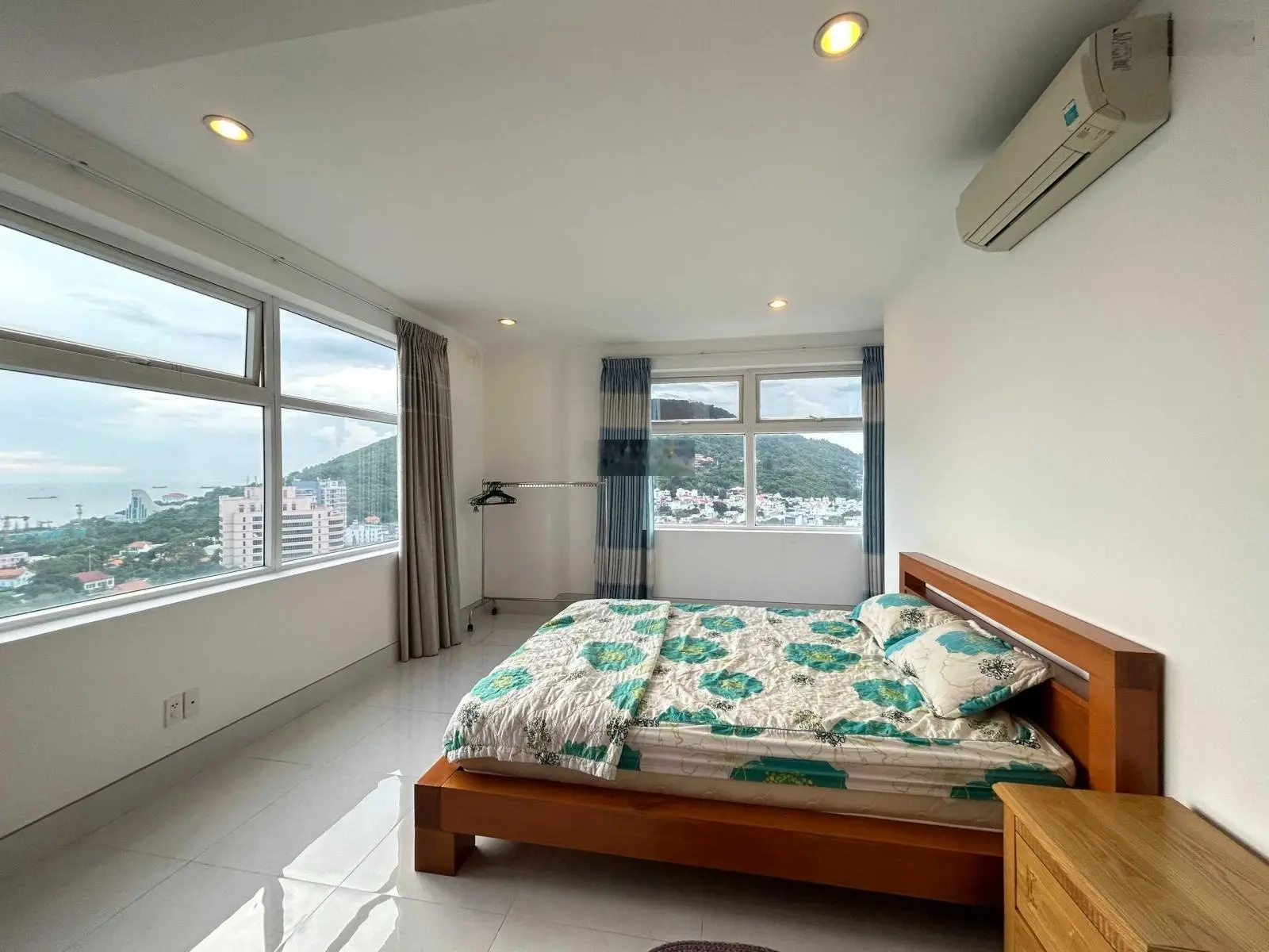 Bán căn hộ góc duy nhất có ban công view biển trực diện tại Silver Sea Tower, Ba Cu, VT 0908 209 ***