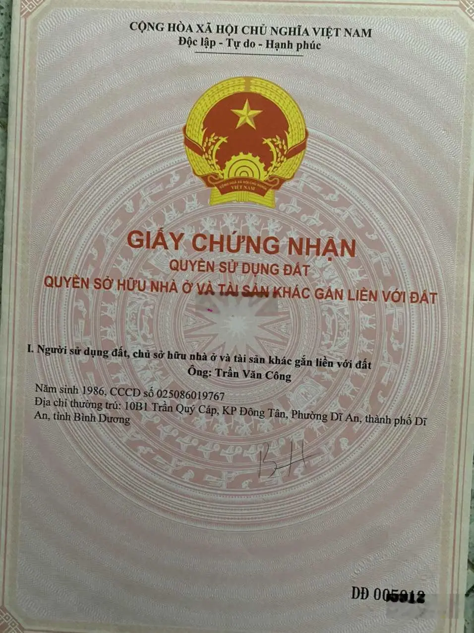 Nhà bán Dĩ An 2 lầu - sổ hồng riêng đã làm hoàn sân ô tô 7 chỗ