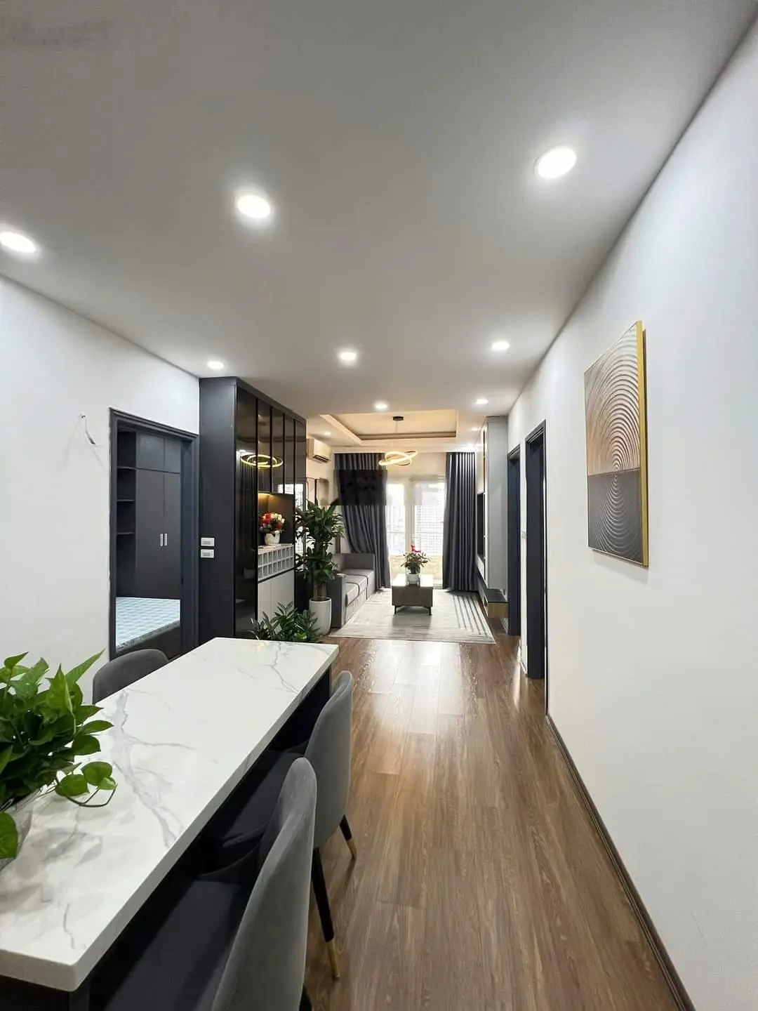 Gia đình tôi chuyển công tác cần bán gấp căn hộ 3 ngủ giá rẻ nhất thị trường, xem nhà liên hệ tôi.