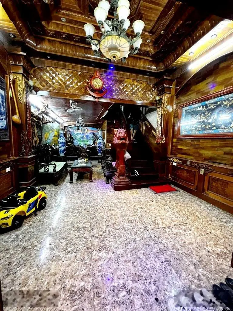 Nhà đẹp Cổ Nhuế, 5 tầng 40m2 ốp gỗ lim cực xịn sò, ô tô cách 5m, 30m ra mặt phố Cổ Nhuế
