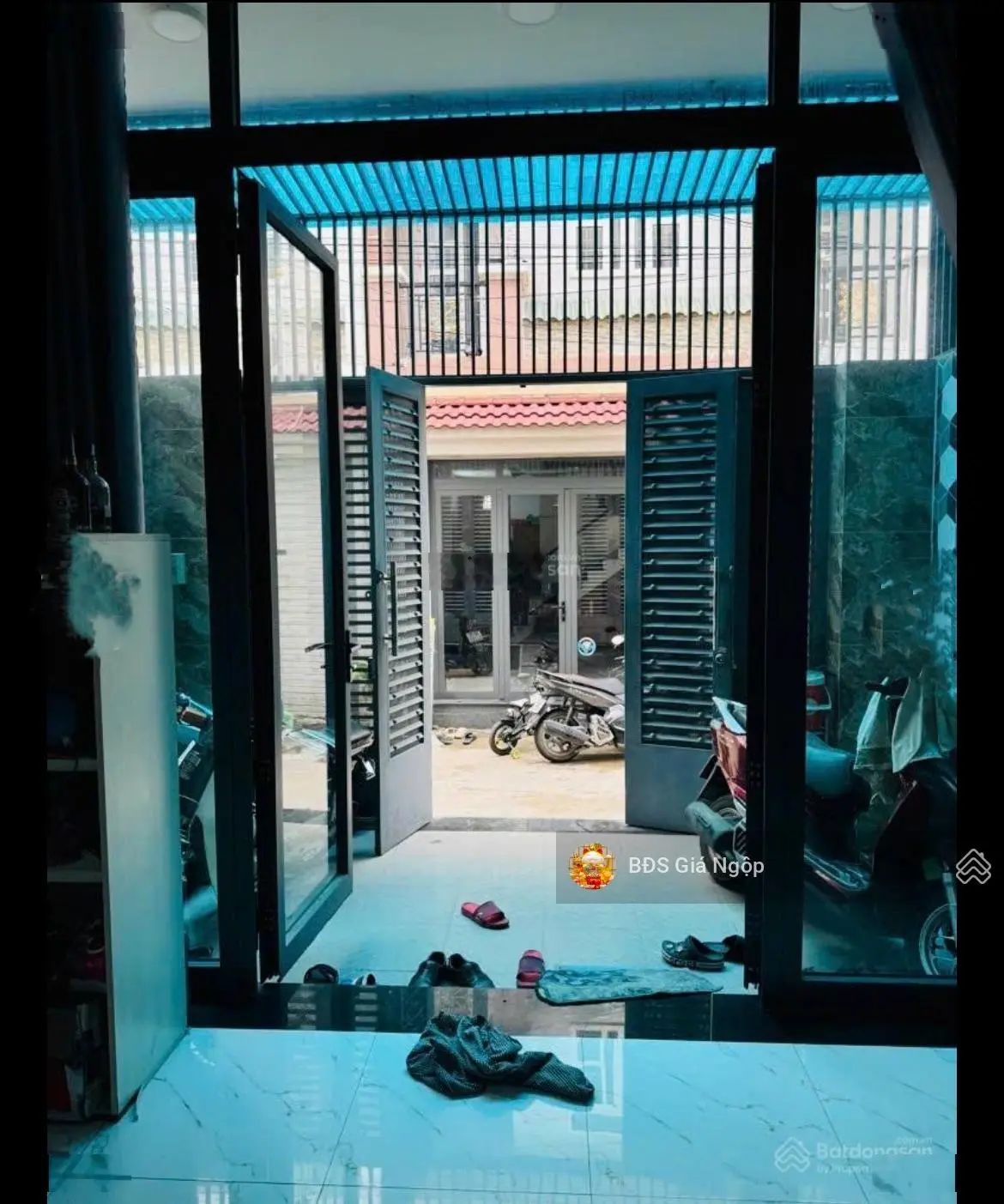 Nhà hiếm, 4 tầng, QL13 Cũ, gần Vạn Phúc city, đẹp lung linh, gần chợ, xe hơi tận cửa.Sổ đẹp