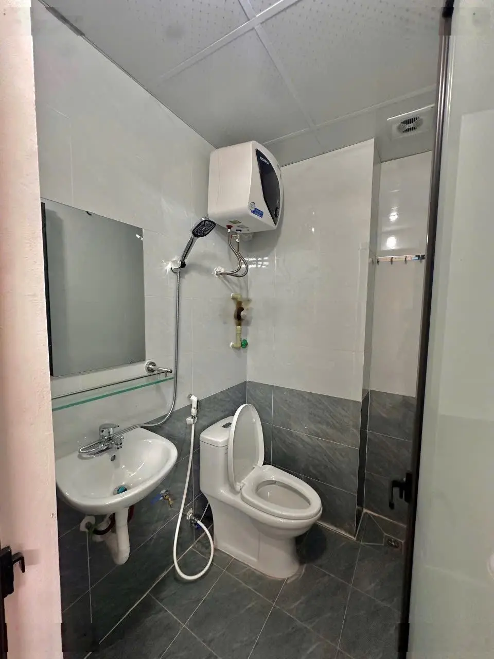 Giá thơm! Toà CHDV phố Chùa Láng 90m2*7T/25P full đồ, dòng tiền 160tr/th, Đủ PCCC&GPXD, ngõ thông