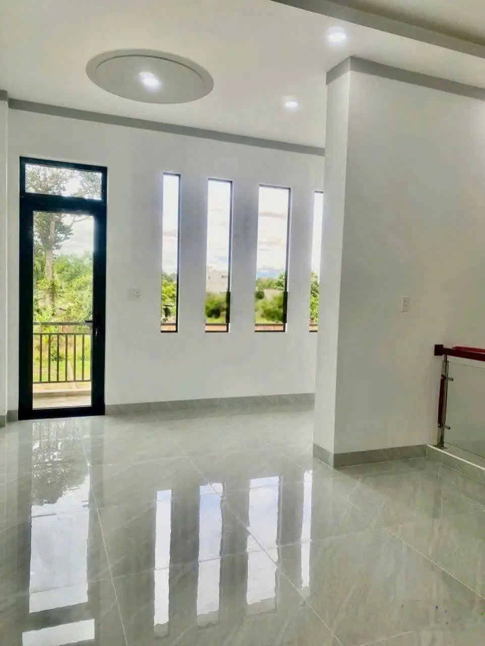Cần bán nhà mới 100% phường Tương Bình Hiệp. Gần trường nguyễn hiền. Gần ngã ba sở gà
