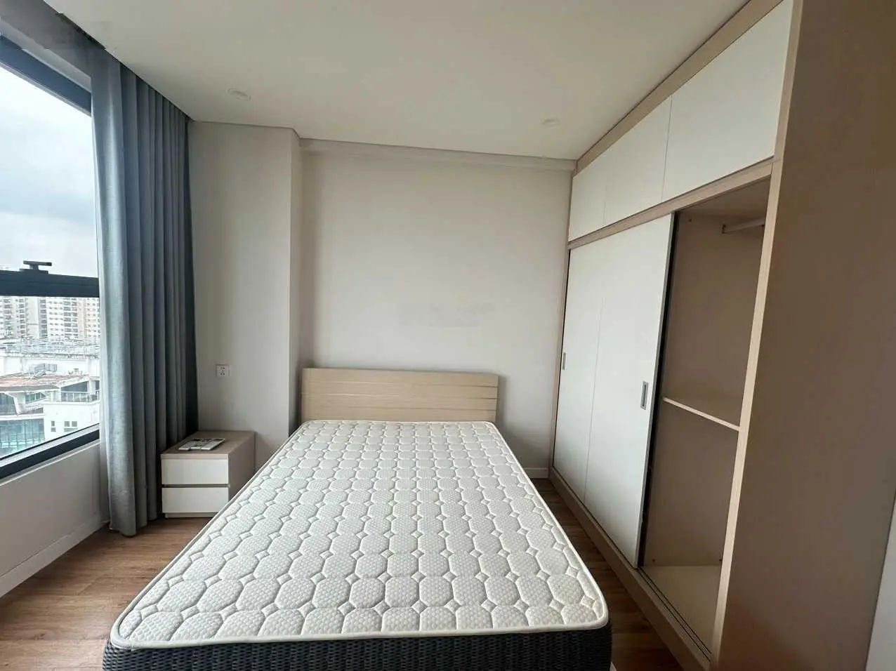 Chính chủ bán căn hộ 3PN căn góc 86m2 tầng Trung full nội thất có sổ đỏ lâu dài sãn sàng mua bán
