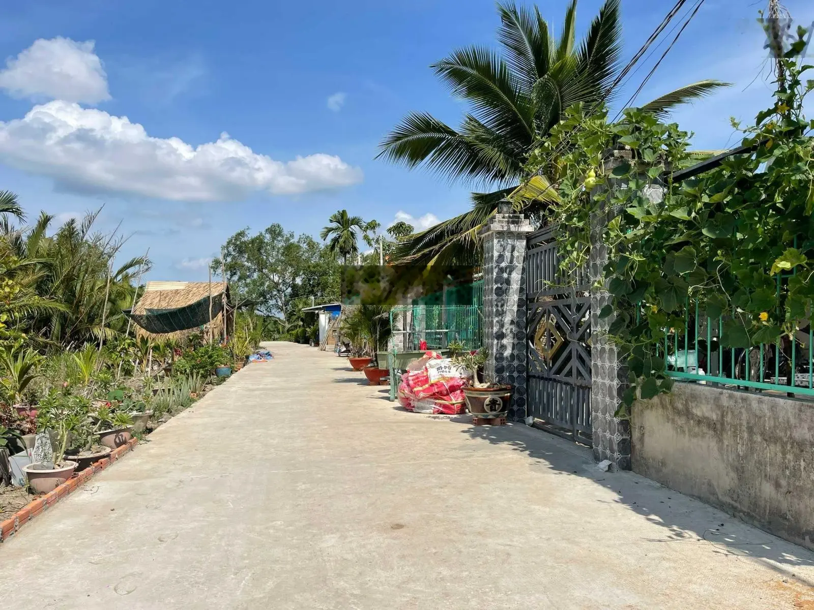 Cần bán 391m2 đất thổ, đường xe hơi, view rạch, gần trường học, kết nối TPHCM chỉ 35p