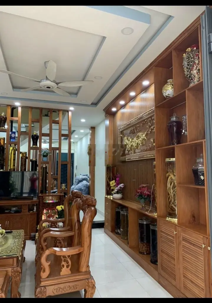 Bán Nhà 4 x 13m đúc 1 trệt 2 lầu sân thượng 4pn. Giá 5.79 tỷ
