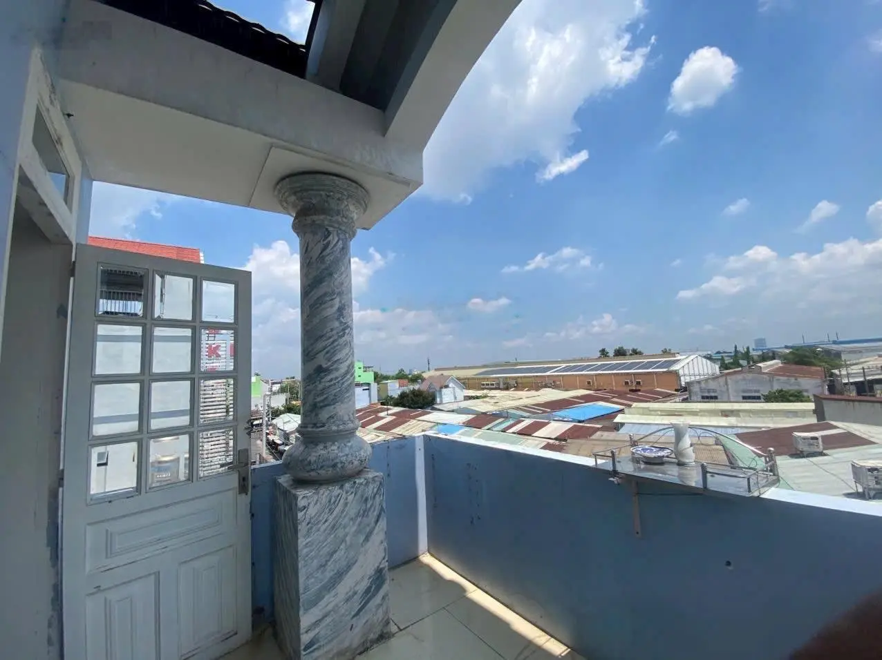 Kẹt tiền bán nhà 4 lầu mặt tiền bình hòa 24 chỗ chợ kinh doanh vip dt 98m