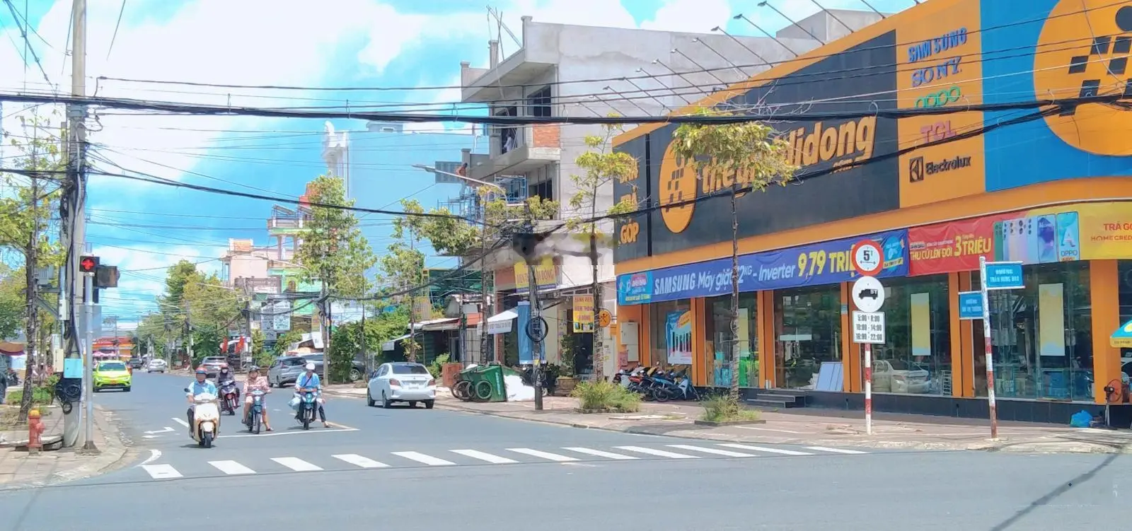 Bán đất tặng nhà 1trệt 1lầu đường Bùi Thị Trường lộ giới 25m, Phường 5 TP Cà Mau LH 0707 664 ***