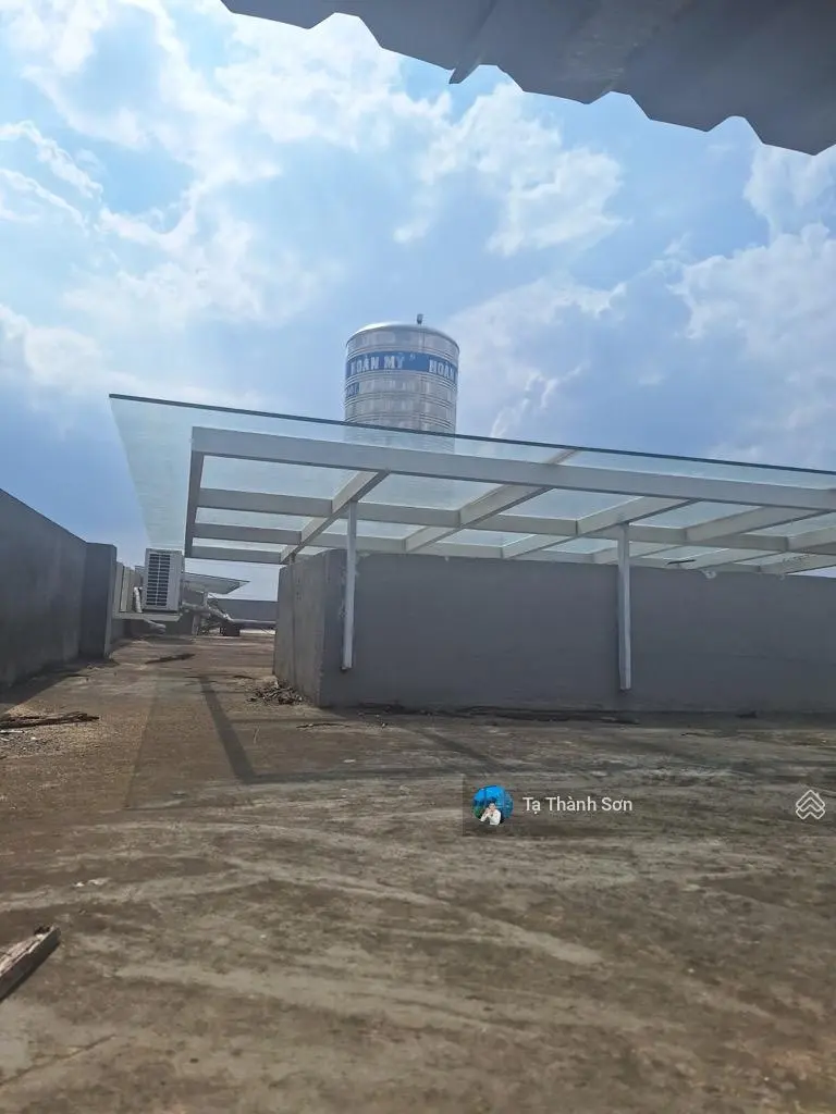 Mặt tiền Phạm Văn Đồng ngay cạnh Gigamall 135m2 4 tầng xây kiên cố 4 tầng 6PN kinh doanh đa ngành