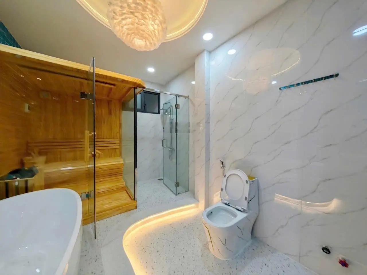 Bán villa tô hiến thành - quận 10 nhà đẹp - ngang đẹp 6,5m - 4 tầng full nội thất xịn xò