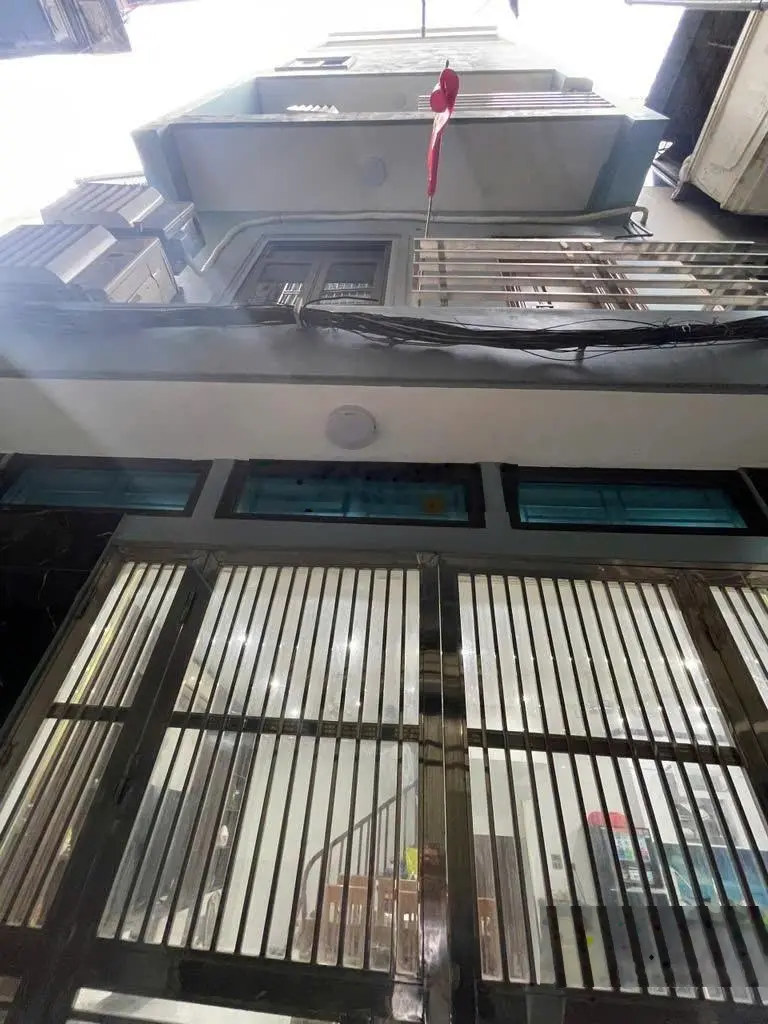 Bán nhà Khương Đình, 36/70m2, 5 tầng, mặt tiền 6m giá 7.65 tỷ. Nhà dân xây, 3 thoáng, full nội thất