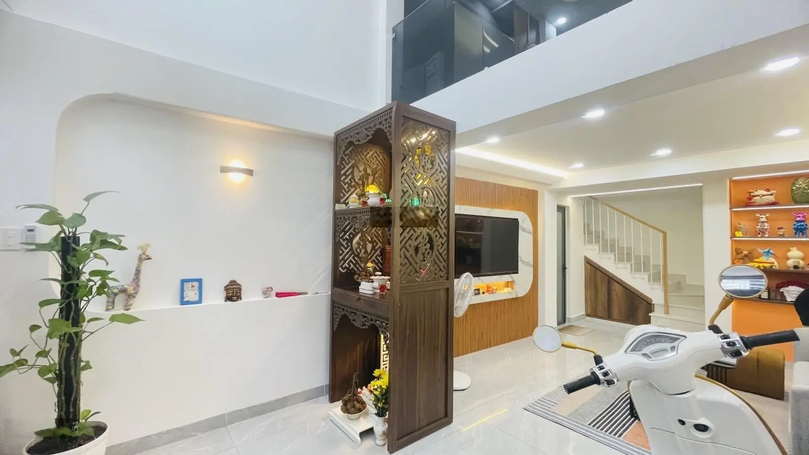 Hẻm xe hơi XVNT 2 chiều - nhà 4 tầng - chỉ hơn 7 tỷ