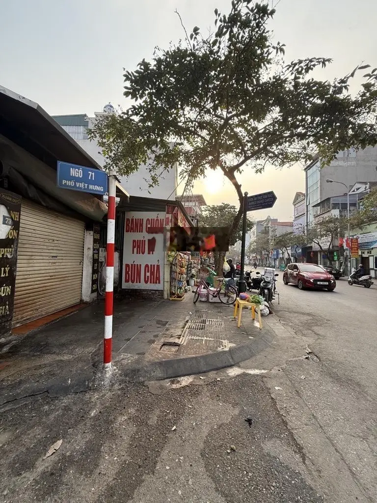 Việt Hưng - 5 tầng - 5, 7 tỷ lô góc - thoáng - siêu đẹp ô tô tránh dừng đỗ ngay cổng - sân riêng