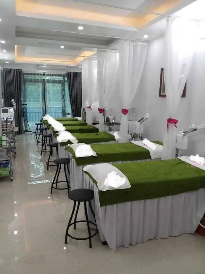Chính chủ bán nhà mặt đường Trần Hưng Đạo nội thất xịn, đang kinh doanh spa, sinh lời cao