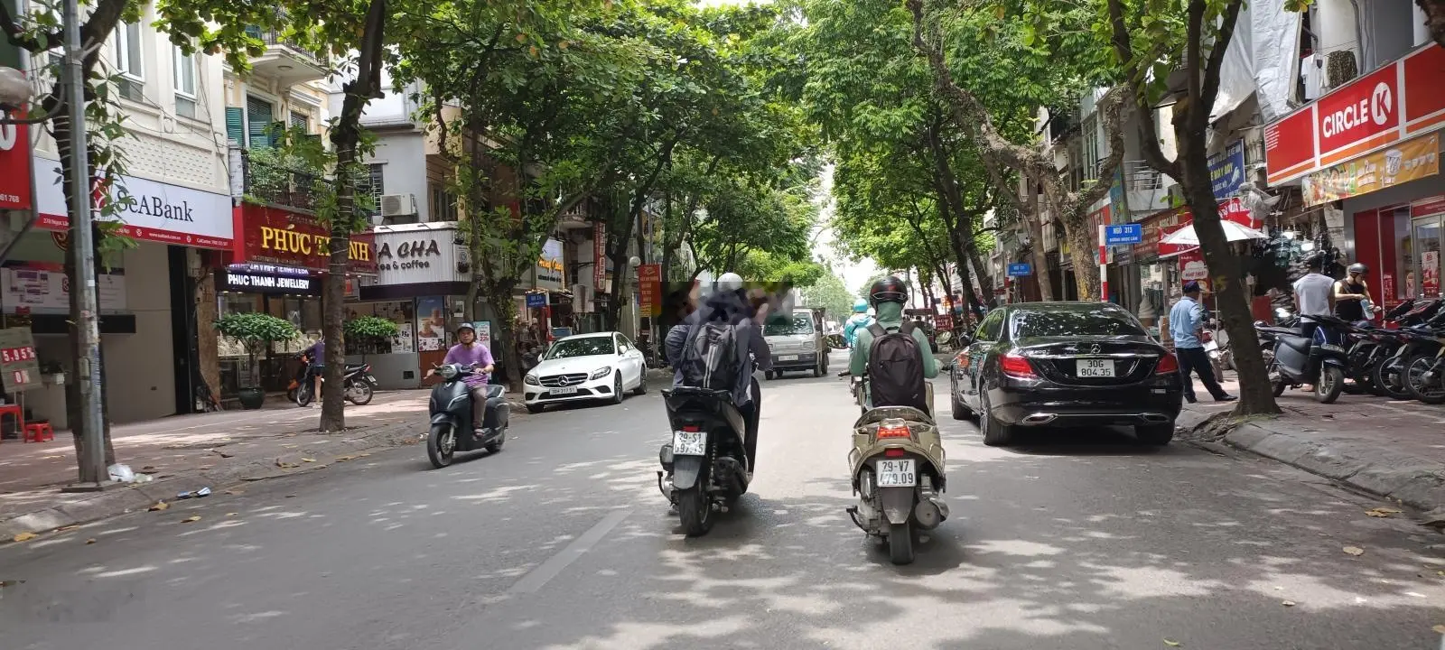 Bán nhà mặt phố Ngọc Lâm, Long Biên, DT 120m2 - LH: 0989819365