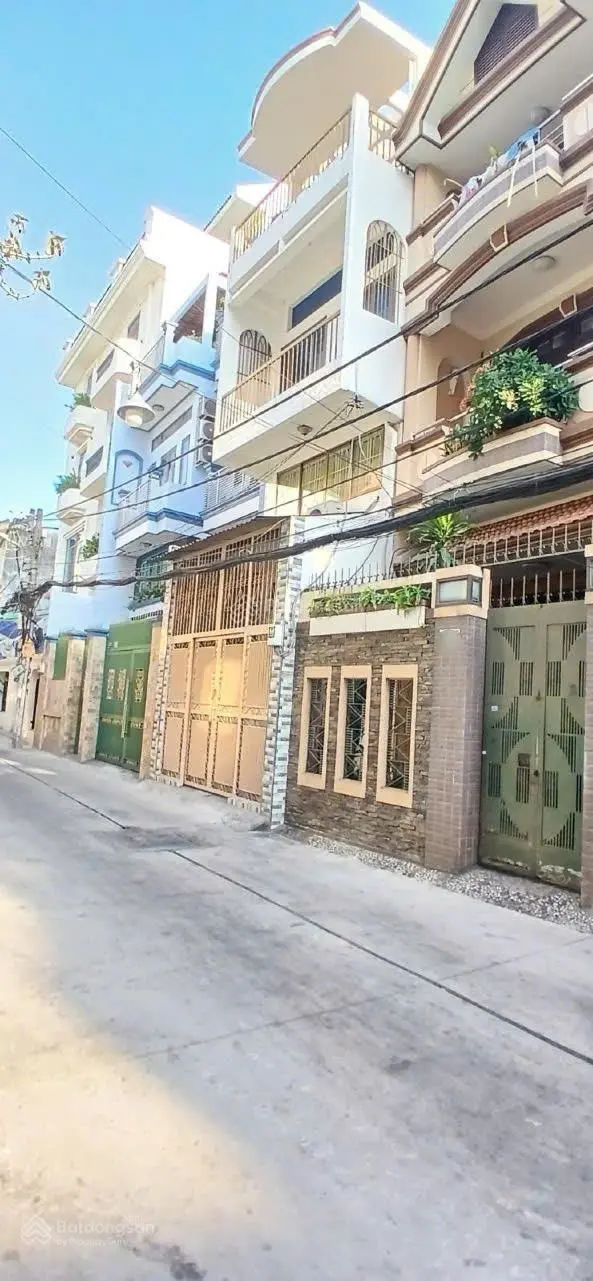 Nhà nát rẻ nhất quận 11-hxh 7m thông,ngay lê đại hành dt 92m2 ngang 4m