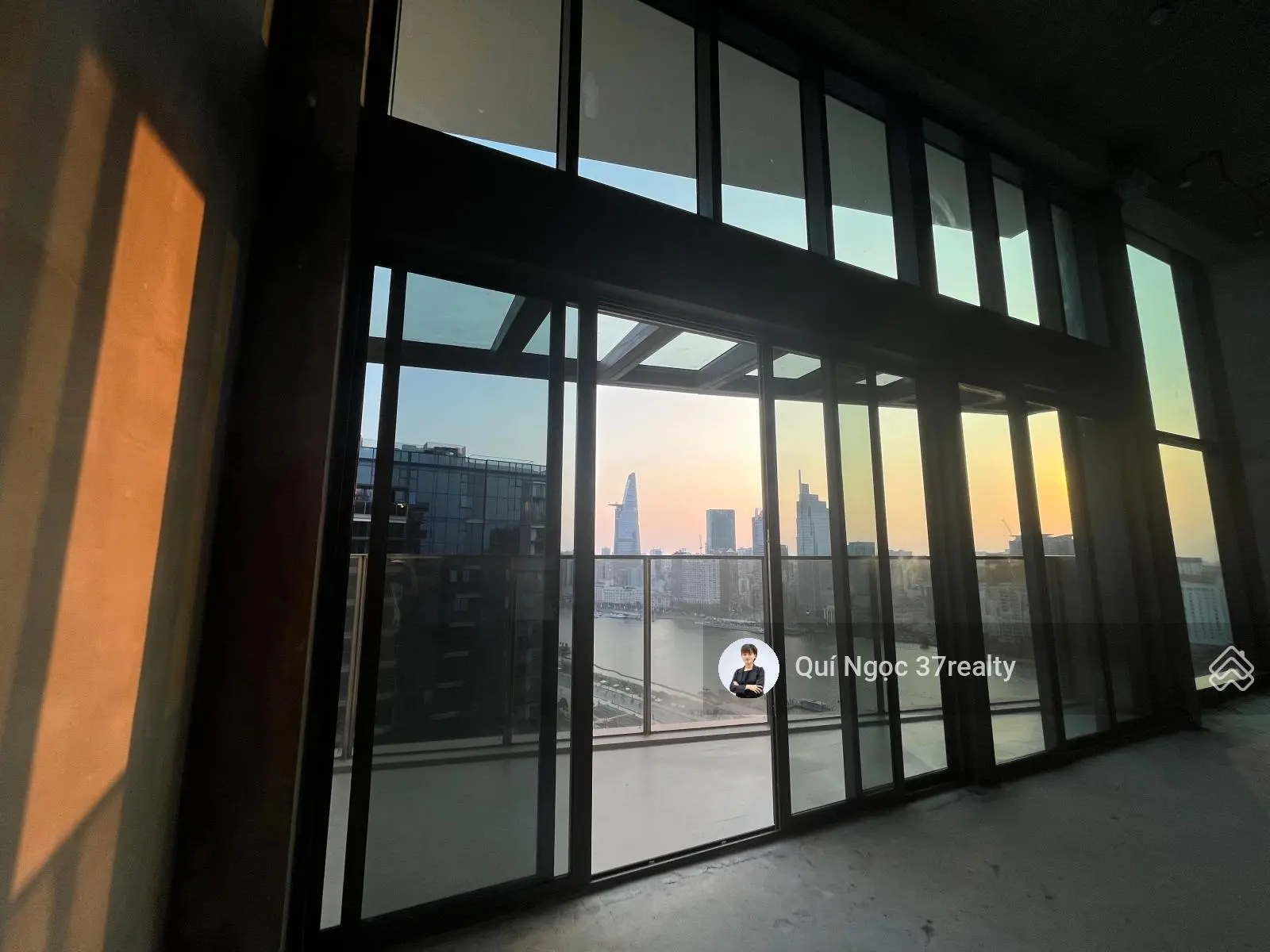 Bán cặp Loft hoa hậu Opera 5PN view sông Q1