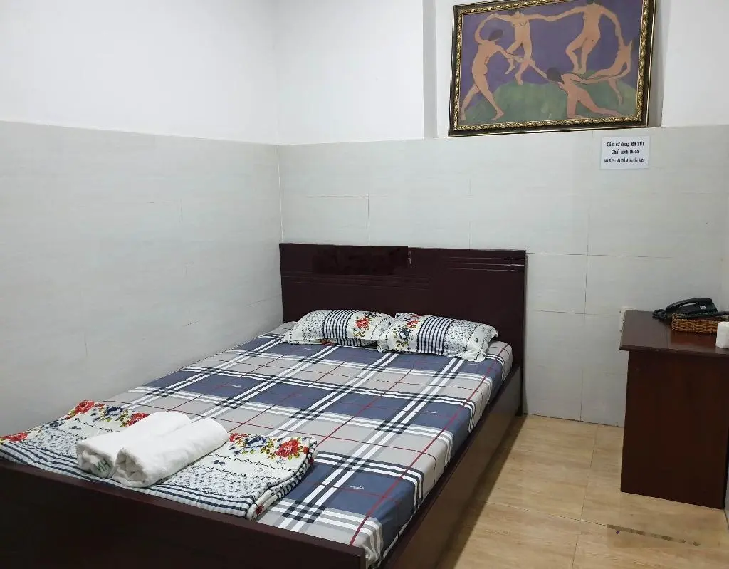 Khách Sạn 17 Phòng Lê Đức Thọ, Doanh Thu 150tr/Tháng, Kẹt Tiền Bán Gấp