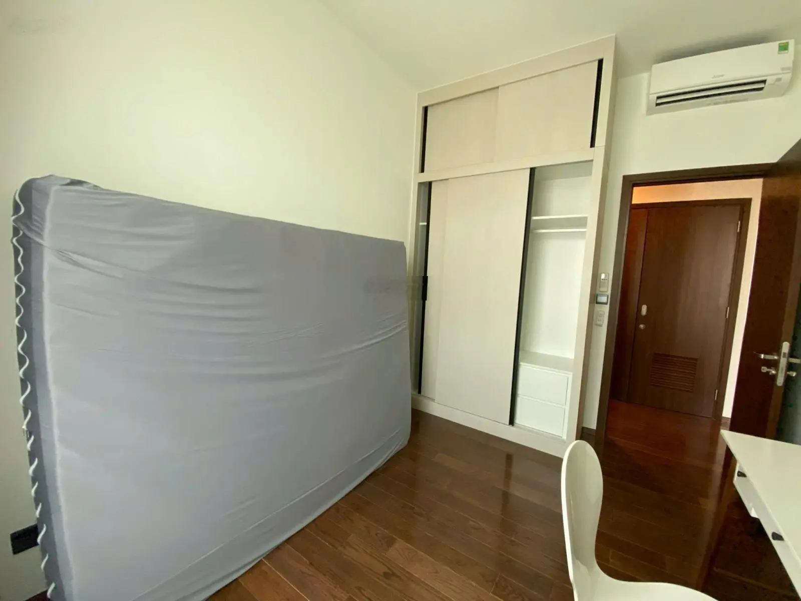 D'edge Thảo Điền: 2 bedr - 94m2, Full nội thất. Giá 8,5 tỷ, cam kết rẻ nhất TT. Xem căn hộ 24/7