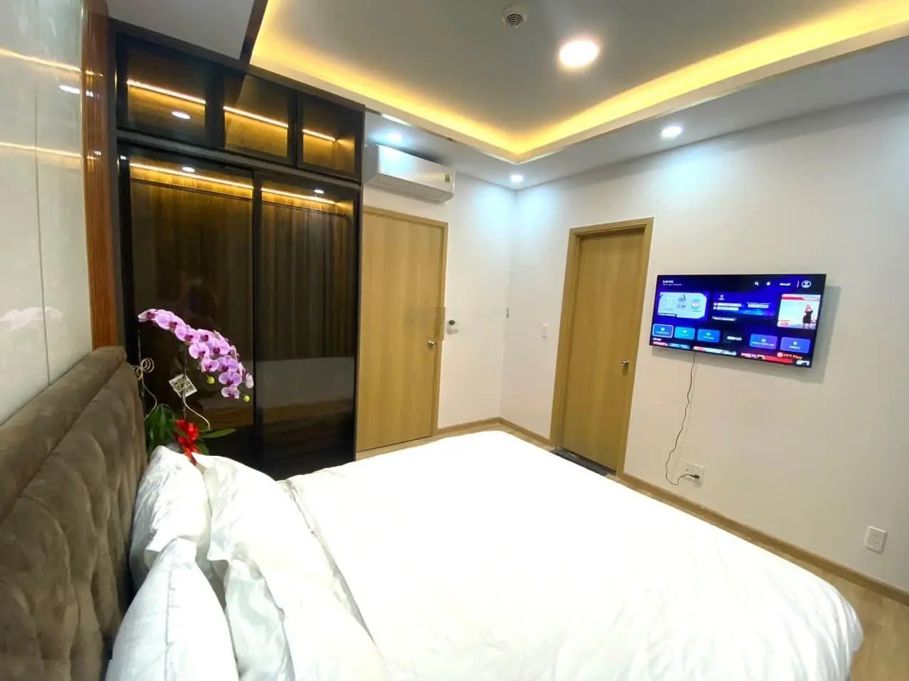 Bán nhanh căn hộ chung cư RichStar, Tân Phú. DT: 83m2, 3PN, 2WC, giá bán: 3.1 tỷ. LH: 0978 245 ***