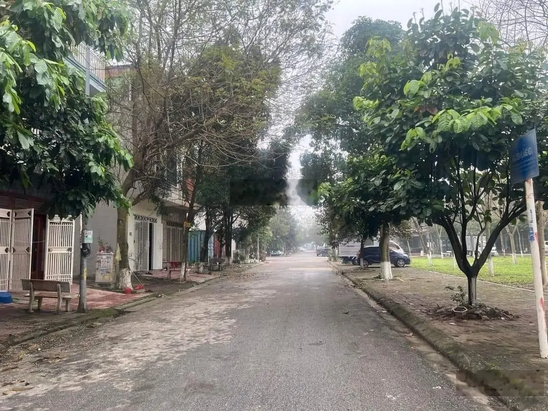 Cần bán lô đất làn 2 Nguyễn Quyền đg Nguyễn Hoàng Nghị nhìn check vườn hoa Khả Lễ 1, tp BN. Giá 7,x