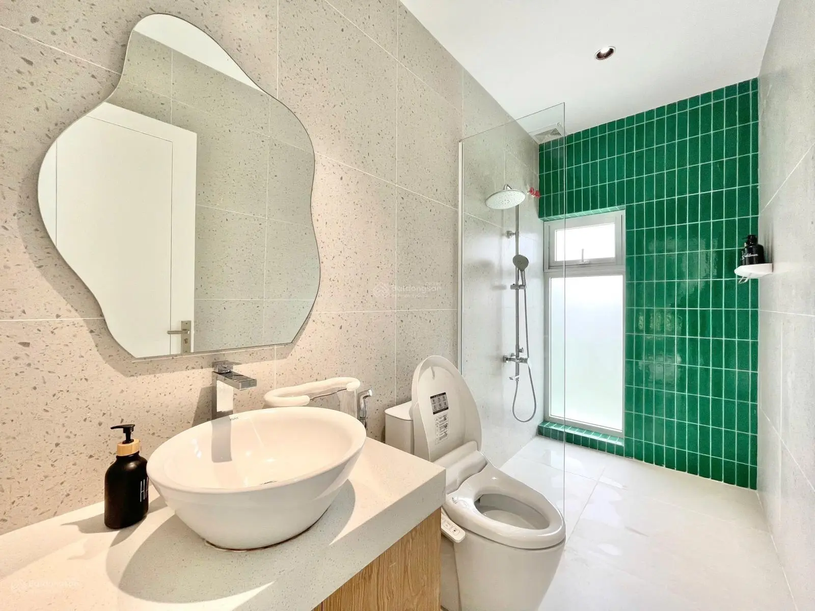 Villa 3MT Chương Dương 1300m2 view sông vườn khủng, siêu hồ bơi, full nội thất, trên 100tr/tháng