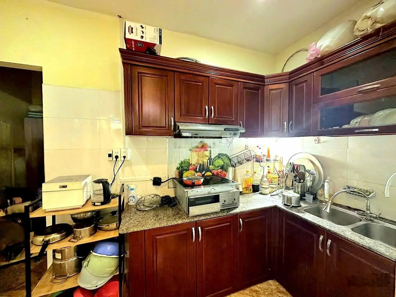 Nhà Trại Lẻ xây độc lập ô tô đỗ gần
