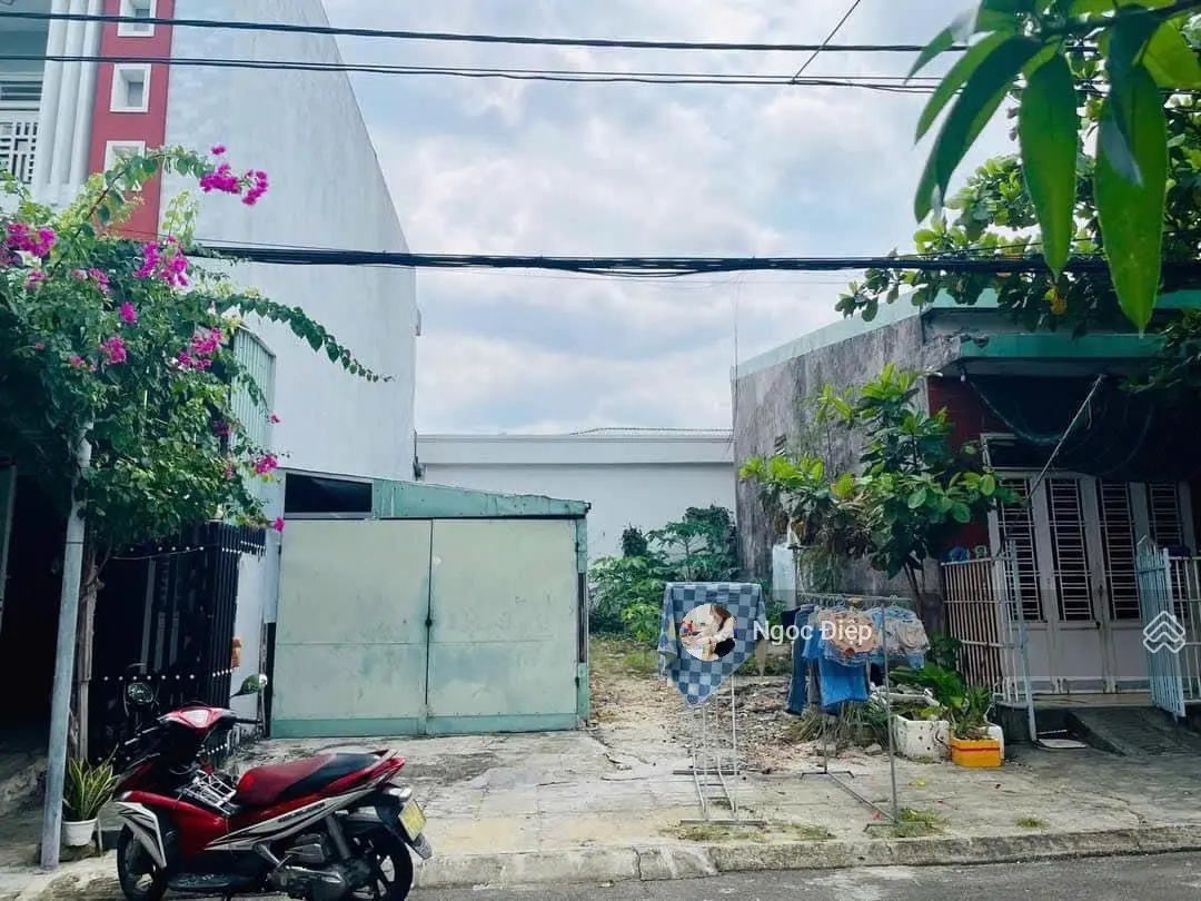 Kẹt tiền bán gấp đất MTĐ. Nguyễn Thị Thọ gần công viên Võ Văn Tần, Đức Hòa, Long An 120m2, SHR