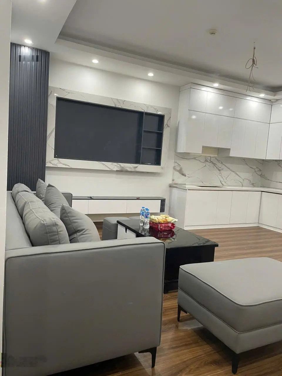 Bán gấp căn hộ 90m2, giá 4 tỷ, chung cư 54 Hạ Đình, 3PN 2WC. Liên hệ 0775 246 ***