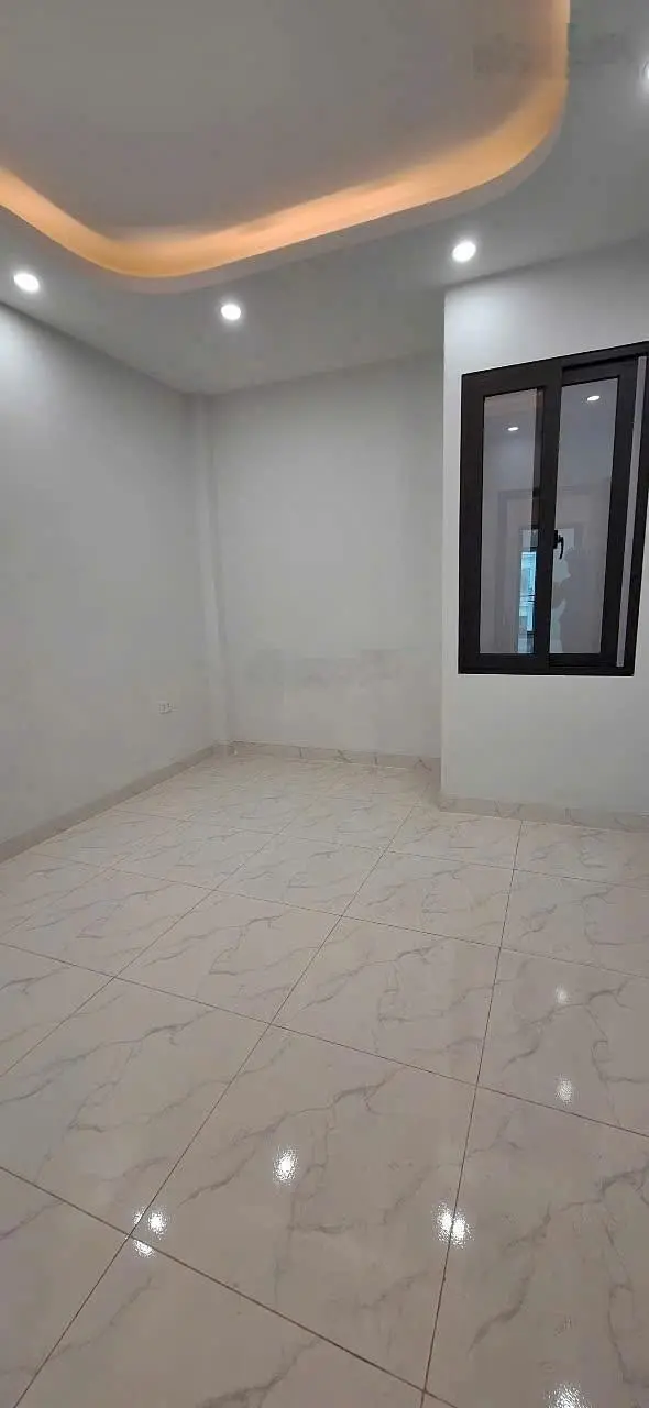 Bán nhà mới hoàn thiện, TK hiện đại, 39m2x4 tầng đường ô tô thông tại Yên Vĩnh, giá nhỉnh 5 tỷ