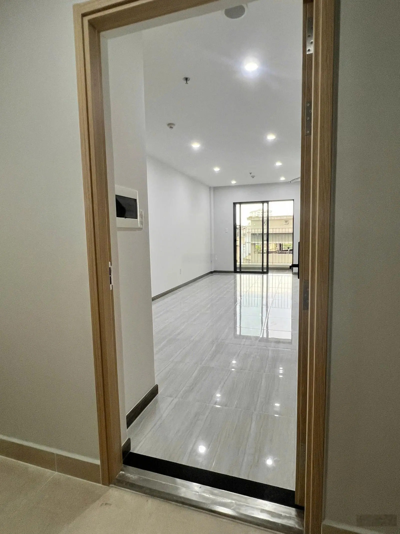 Bán căn hộ Bcons Polygon giá 2ty050 lỗ 165tr ,lh 0907 035 ***