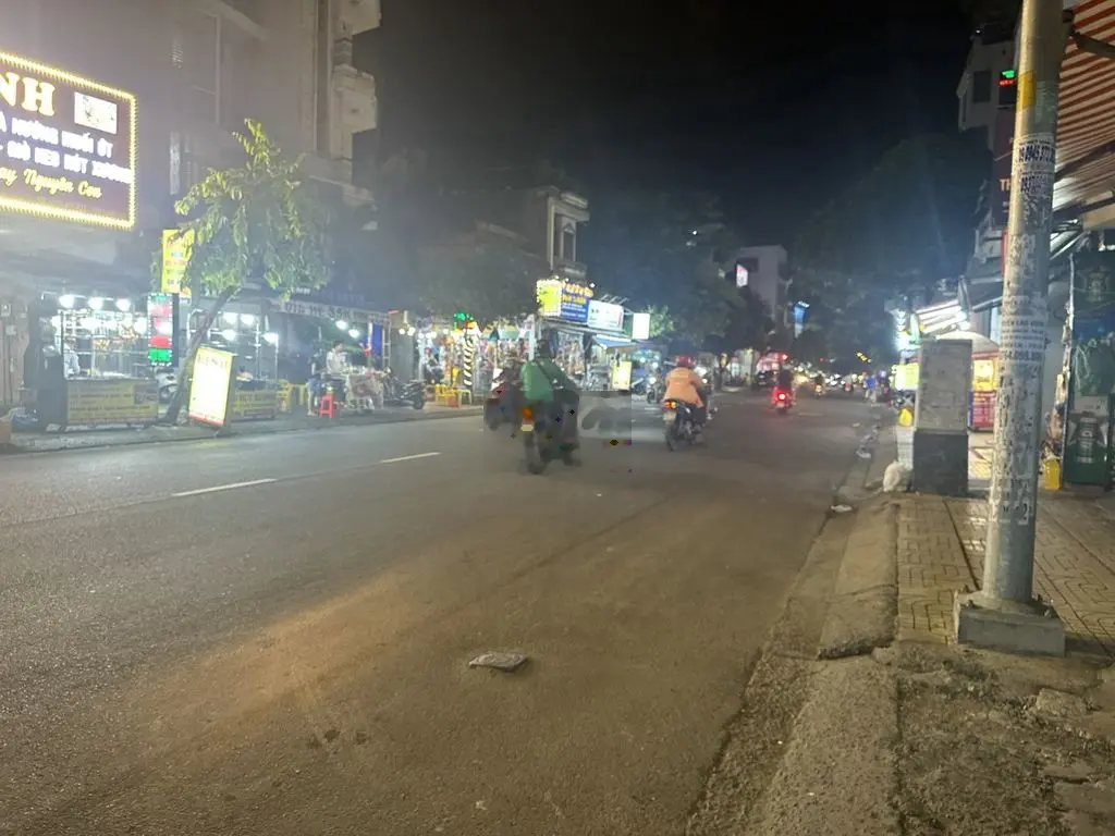 MT Thạch lam , 4x16 đúc 3 lầu sân thượng