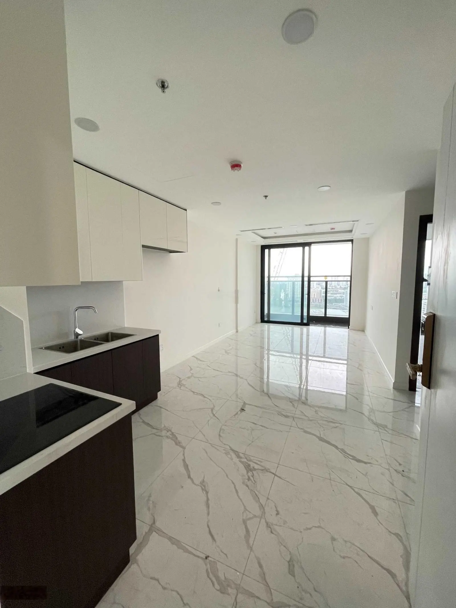 Bán gấp văn phòng đa năng Sunshine Sky City 2 phòng ngủ. Giá lỗ chỉ: 2,8 tỷ/căn