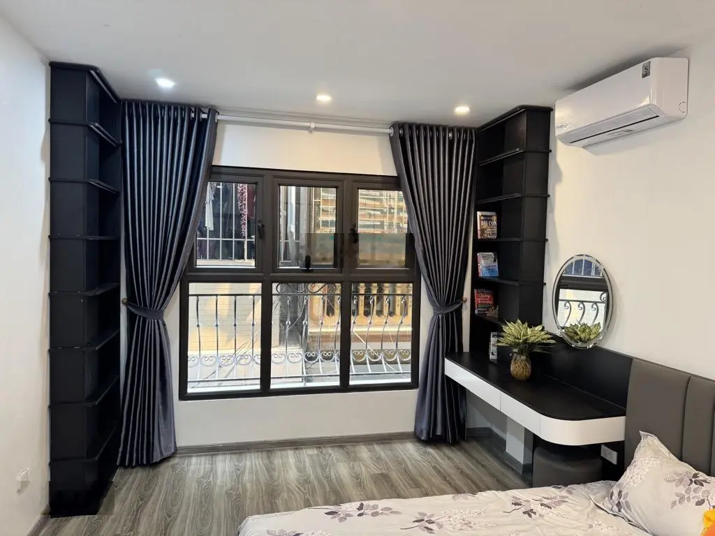 Siêu phẩm tây hồ - 5 tầng - thang máy - tặng full nội thất sịn - kinh doanh - ô tô