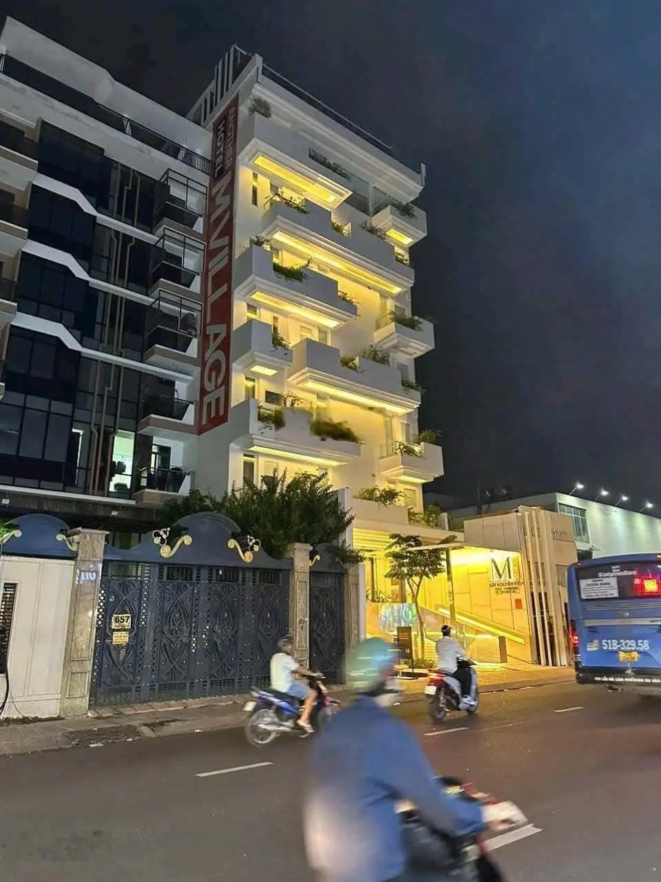 Khan hiếm bán gấp tòa nhà Phan Đăng Lưu 8,5 x 25m hầm 7 tầng HĐT: 2,5 tỷ/năm vị trí đẹp chỉ 65 tỷ