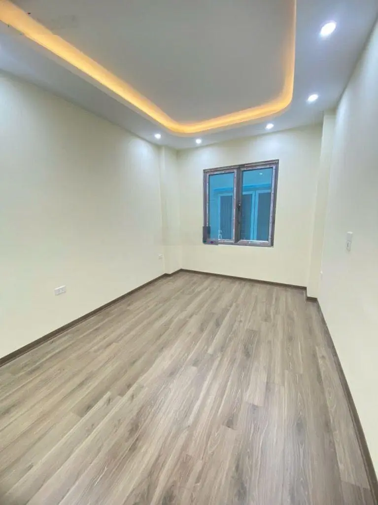Bán nhà ở Đường Ỷ La, 5,8 tỷ, 46m2, 6PN, 6WC, 5T, HĐ, Hà Nội