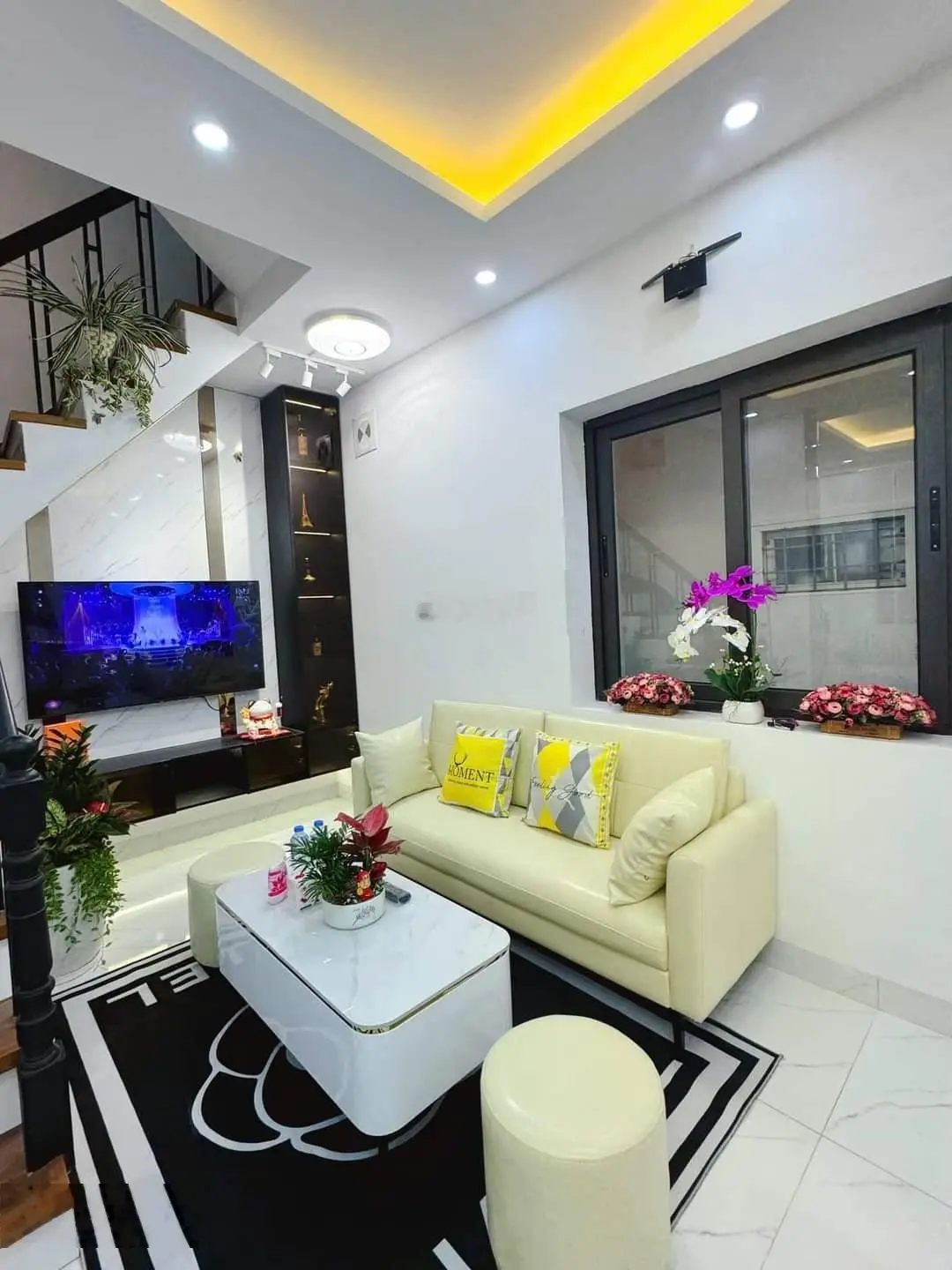 Bán Nhà Đẹp Ngõ Phố Minh Khai Hà Nội DT 30/35m 3 tầng MT 5,5m Giá 5,65 Tỷ Nhà đẹp ngõ nông ô tô