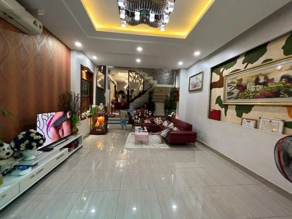 Nhà đẹp 4 tầng, hxh 8m thông, dt 100m2, ngang 5m, 4pn, tặng nội thất,gần kđt vạn phúc city, thủ đức