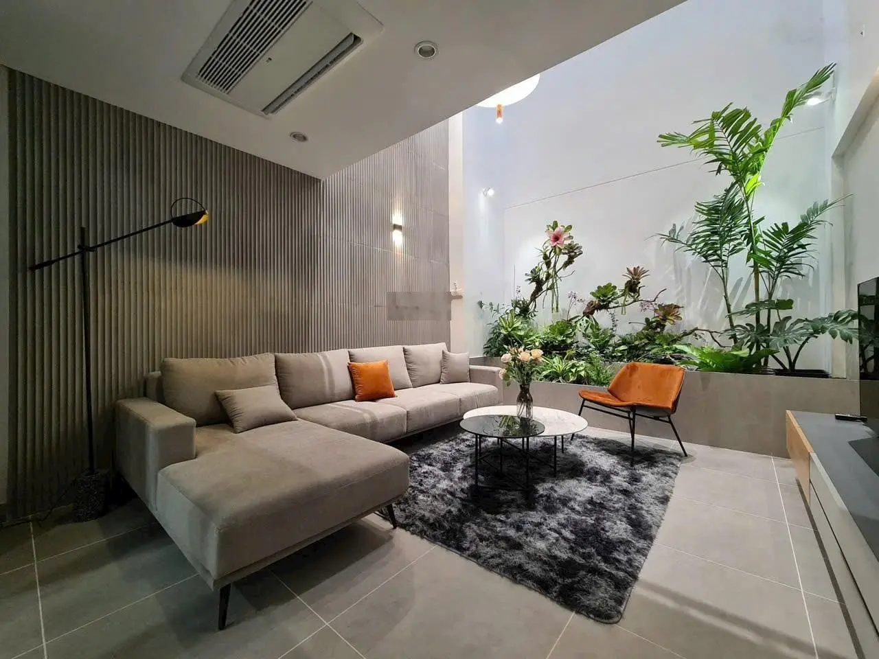 Bán nhà 5 tầng, 60m2 (5x12m), khu phân lô an ninh, ngay Him Lam Chợ Lớn đường Hậu Giang, Quận 6