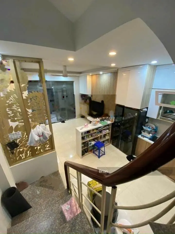 Chính chủ bán nhà khu vực Trần Khát Chân DT 37m2, MT 4.8m, 5 tầng, cách phố 25m
